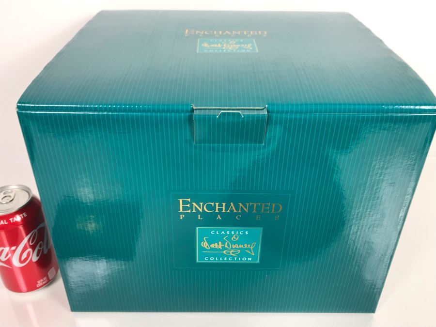 Walt Disney Pooh Bear's House From Walt Disney's Winnie The Pooh And The Honey Tree Classics Collection Enchanted Places With Box And Certificate Of Authenticity [Photo 14]