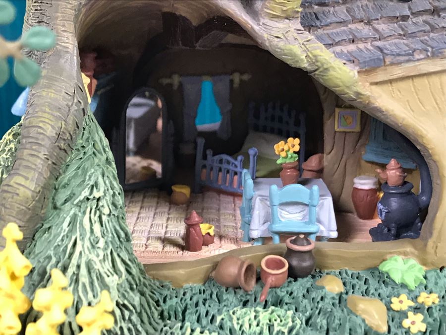 Walt Disney Pooh Bear's House From Walt Disney's Winnie The Pooh And The Honey Tree Classics Collection Enchanted Places With Box And Certificate Of Authenticity [Photo 6]
