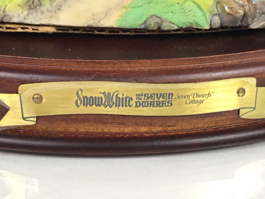 Walt Disney's Enchanted Places Seven Dwarfs' Cottage From Snow White And The Seven Dwarfs Walt Disney Classics Collection With Box [Photo 3]