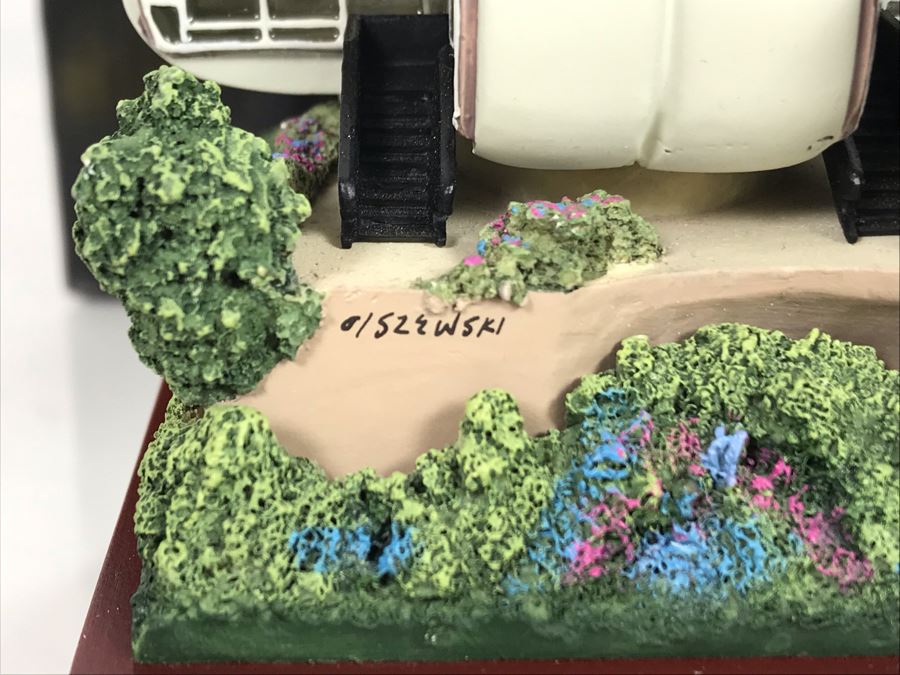 Rare HAND SIGNED By Robert Olszewski Cast Member Limited Edition 500 Disneyland's House Of The Future Attraction Miniature Replica With Certificate Of Authenticity And Box DL-2004 [Photo 8]