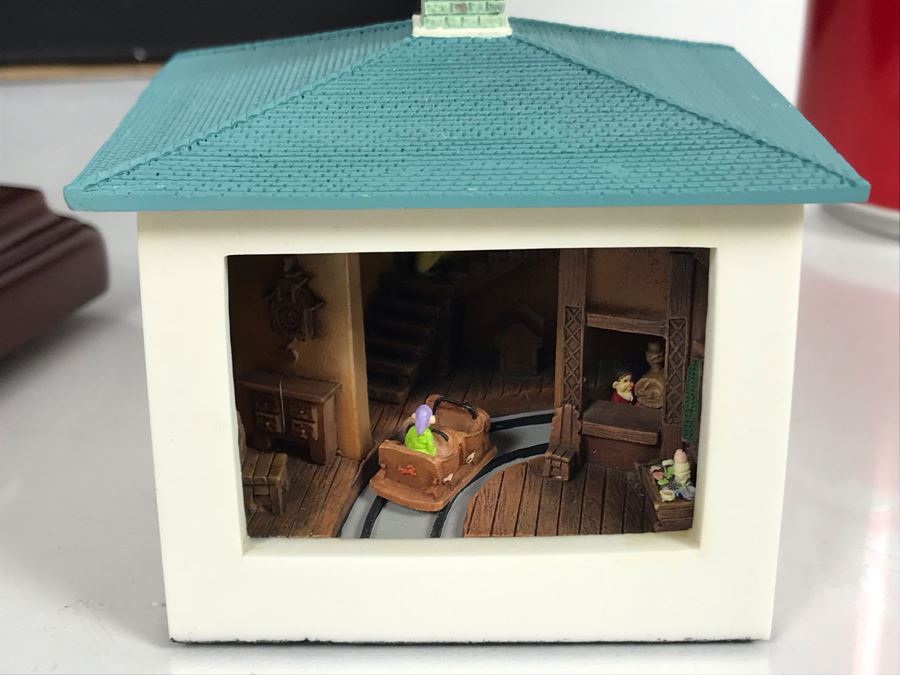 Rare HAND SIGNED By Robert Olszewski First Edition Disneyland's Snow White's Scary Adventure Fantasyland Attraction Miniature Replica With 2 Scenes, Certificate Of Authenticity And Box DL1010 (Last One Sold For $1,500) [Photo 22]