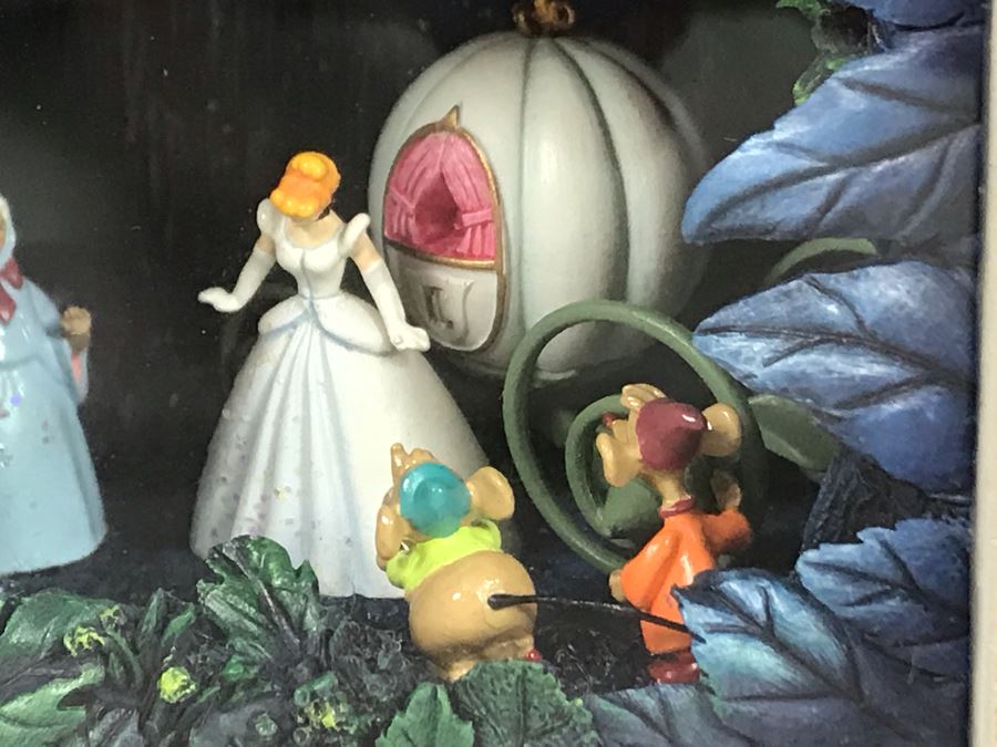 Robert Olszewski Disney's Cinderella's Pumpkin Coach Scene Gallery Of Light With Certificate Of Authenticity And Box DP-GL002 (Estimate $250-$350) [Photo 5]