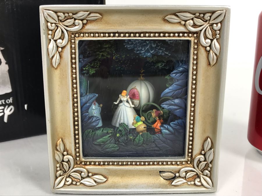 Robert Olszewski Disney's Cinderella's Pumpkin Coach Scene Gallery Of Light With Certificate Of Authenticity And Box DP-GL002 (Estimate $250-$350) [Photo 1]