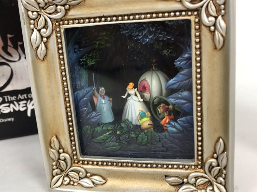 Robert Olszewski Disney's Cinderella's Pumpkin Coach Scene Gallery Of Light With Certificate Of Authenticity And Box DP-GL002 (Estimate $250-$350) [Photo 3]