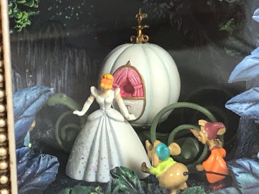 Robert Olszewski Disney's Cinderella's Pumpkin Coach Scene Gallery Of Light With Certificate Of Authenticity And Box DP-GL002 (Estimate $250-$350) [Photo 7]