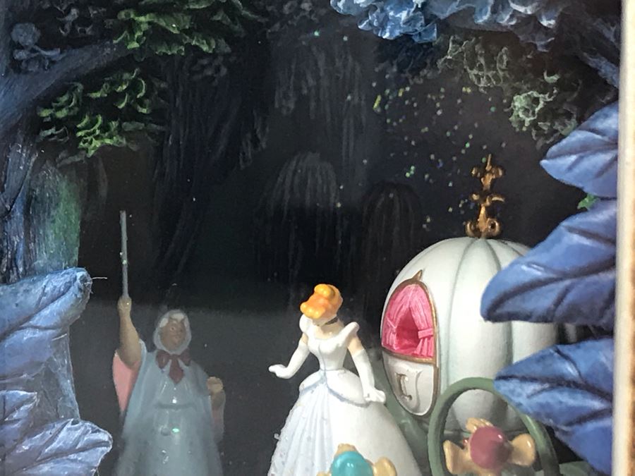 Robert Olszewski Disney's Cinderella's Pumpkin Coach Scene Gallery Of Light With Certificate Of Authenticity And Box DP-GL002 (Estimate $250-$350) [Photo 9]