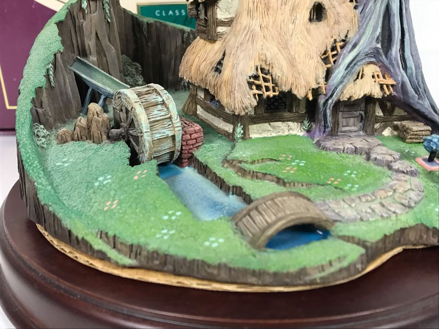 Walt Disney Classics Collection Sleeping Beauty Woodcutter's Cottage Sculpture Figurine From Disney's Enchanted Places Collection With Box [Photo 5]