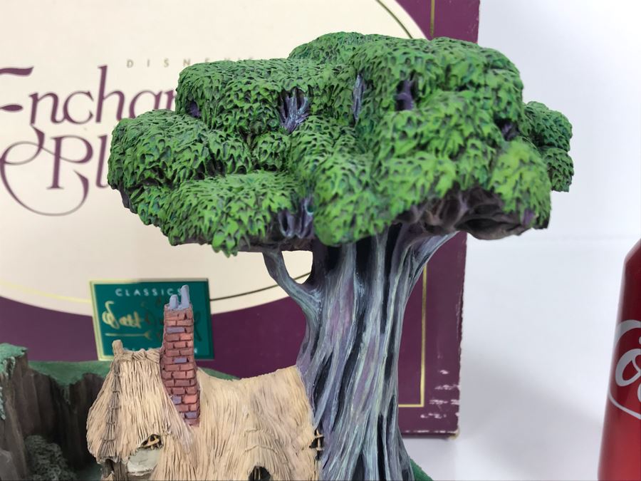 Walt Disney Classics Collection Sleeping Beauty Woodcutter's Cottage Sculpture Figurine From Disney's Enchanted Places Collection With Box [Photo 8]