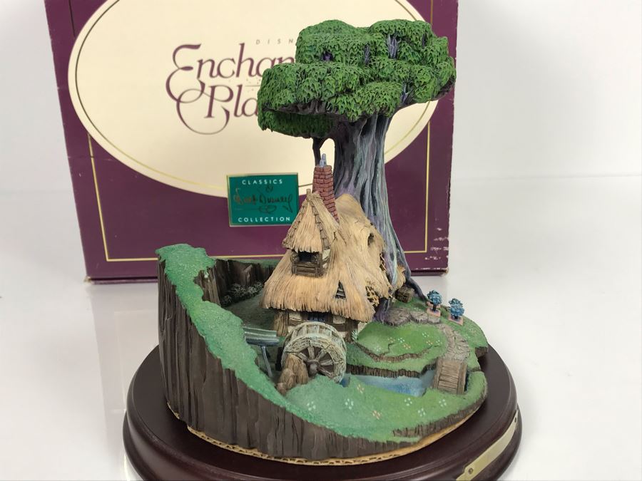Walt Disney Classics Collection Sleeping Beauty Woodcutter's Cottage Sculpture Figurine From Disney's Enchanted Places Collection With Box [Photo 14]