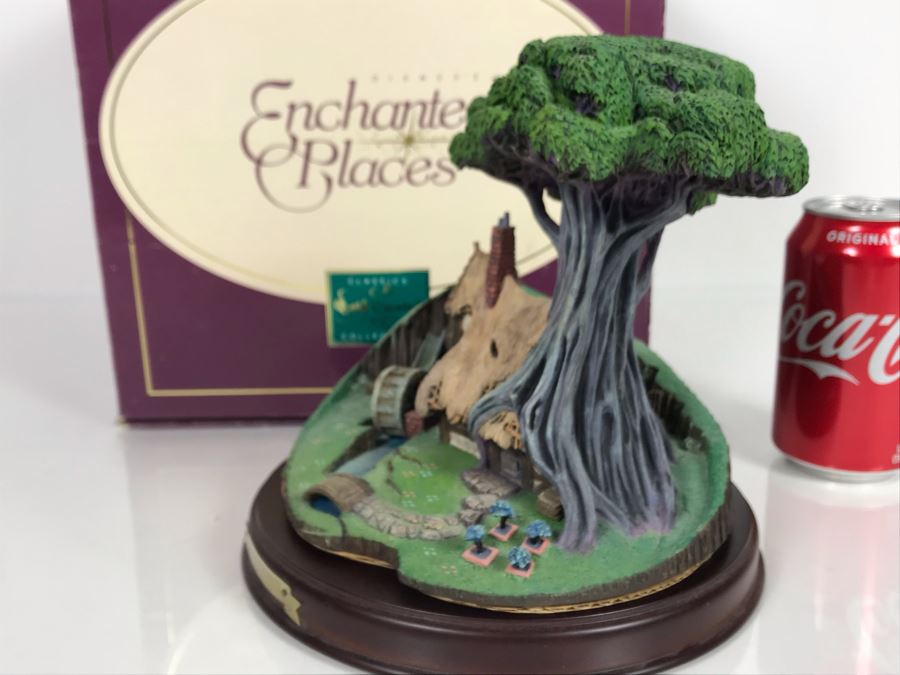 Walt Disney Classics Collection Sleeping Beauty Woodcutter's Cottage Sculpture Figurine From Disney's Enchanted Places Collection With Box [Photo 10]