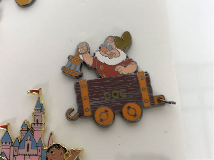 Collection Of Walt Disney Disneyland Pins Trading Pins [Photo 9]