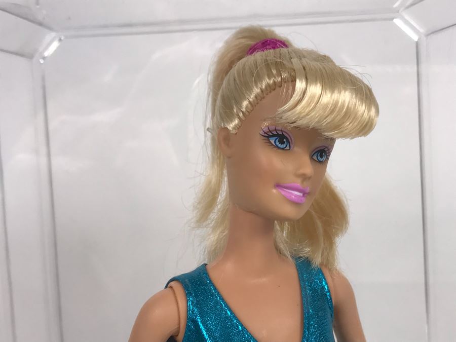 Disney PIXAR Toy Story 3 Barbie And Ken Dolls In Acrylic Cases [Photo 3]