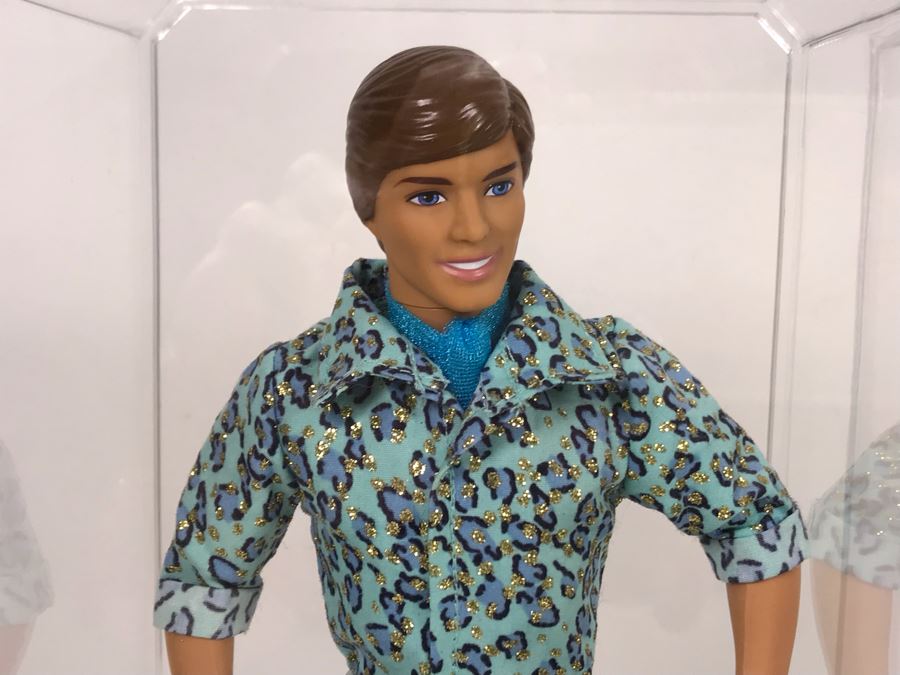 Disney PIXAR Toy Story 3 Barbie And Ken Dolls In Acrylic Cases [Photo 5]