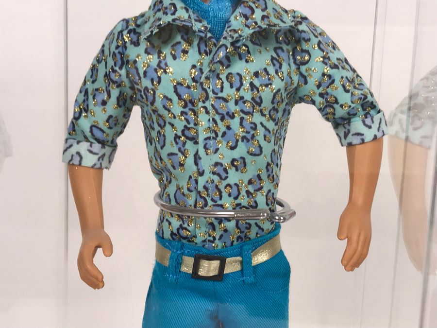 Disney PIXAR Toy Story 3 Barbie And Ken Dolls In Acrylic Cases [Photo 6]