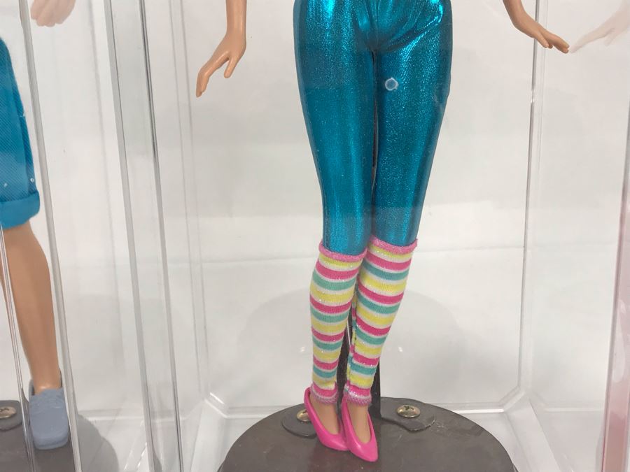 Disney PIXAR Toy Story 3 Barbie And Ken Dolls In Acrylic Cases [Photo 8]