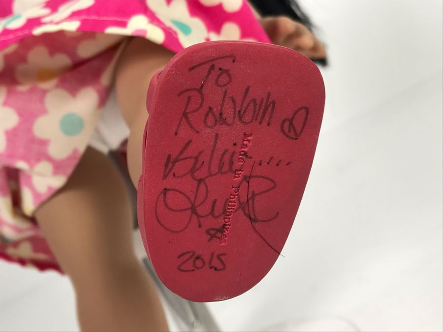 HAND SIGNED By Linda Rick Disney Parks Precious Moments Lilo Hawaiian Disney Doll Item No. 4939 With Acrylic Display Case [Photo 10]