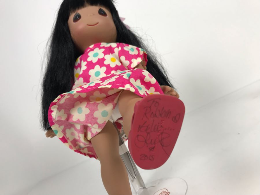 HAND SIGNED By Linda Rick Disney Parks Precious Moments Lilo Hawaiian Disney Doll Item No. 4939 With Acrylic Display Case [Photo 9]