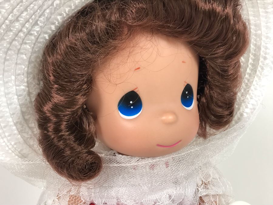 Disney Parks Precious Moments Timeless Mary Poppins Disney Doll With Acrylic Display Case [Photo 4]