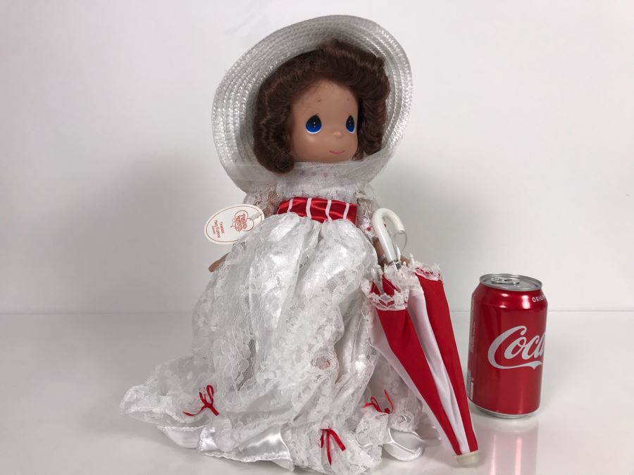 Disney Parks Precious Moments Timeless Mary Poppins Disney Doll With Acrylic Display Case [Photo 3]