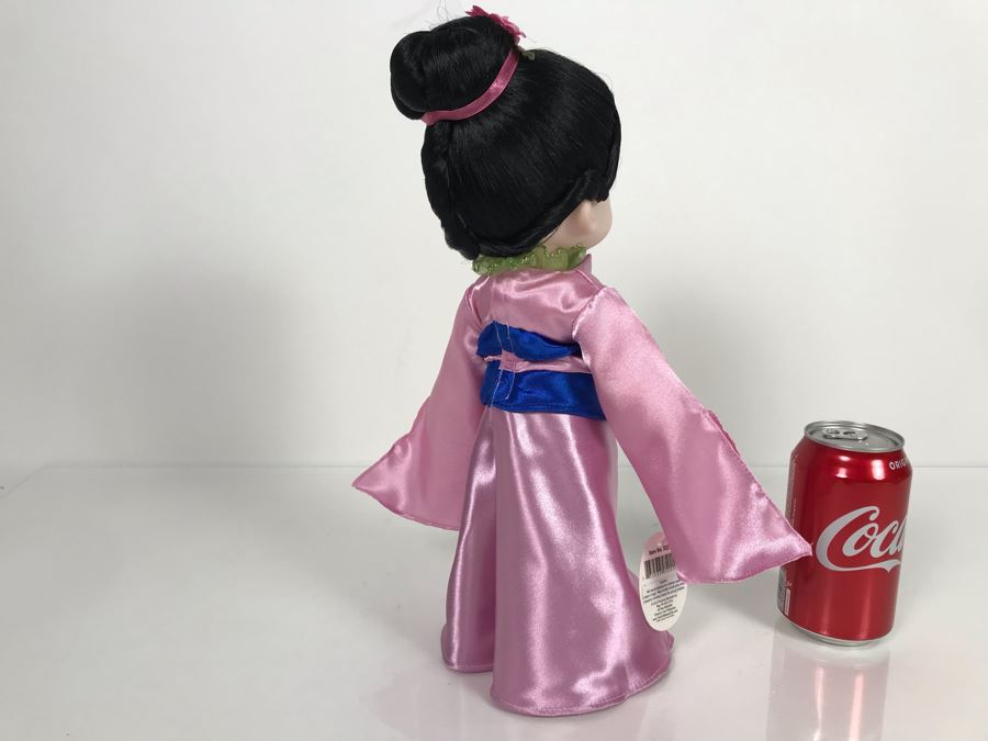 HAND SIGNED By Linda Rick Disney Parks Precious Moments Classic Mulan Disney Doll Item No. 5221 With Acrylic Display Case [Photo 7]