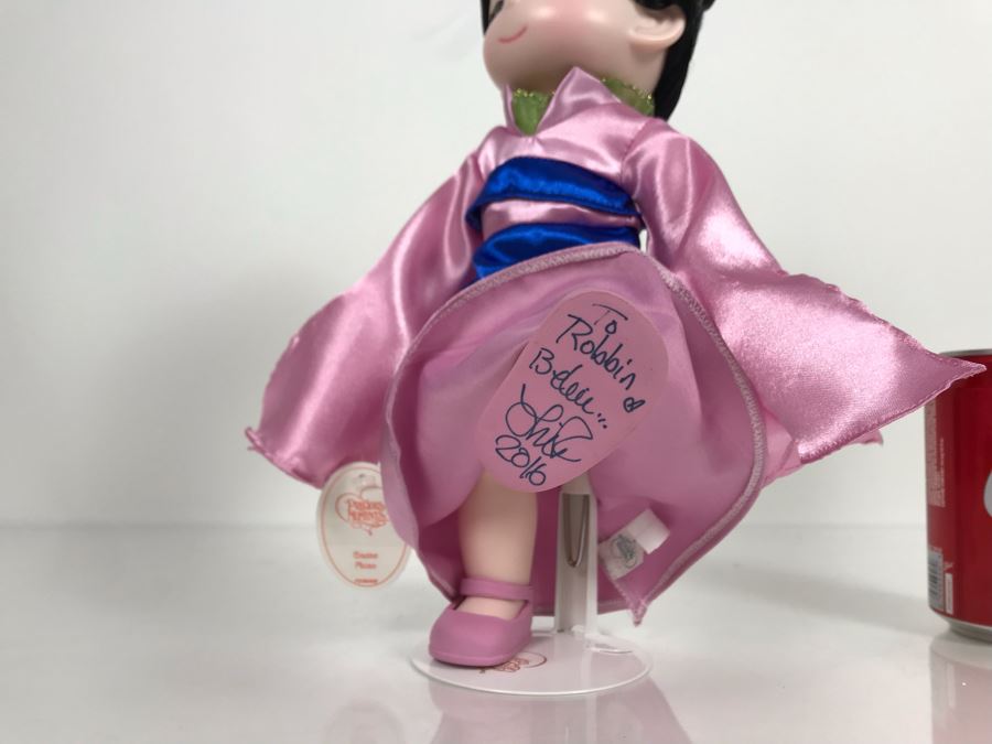 HAND SIGNED By Linda Rick Disney Parks Precious Moments Classic Mulan Disney Doll Item No. 5221 With Acrylic Display Case [Photo 10]
