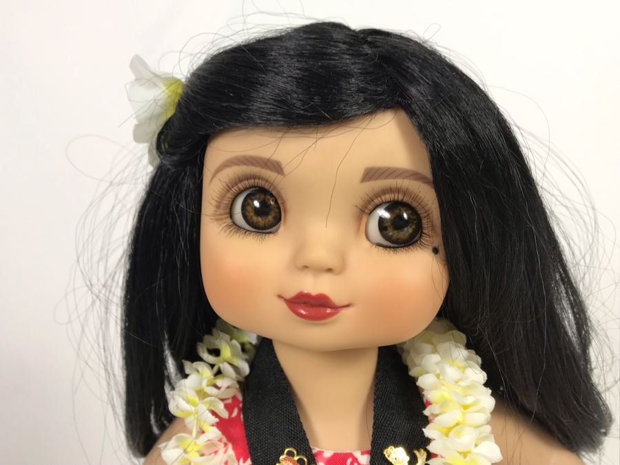 Marie Osmond Disney Tiki Room Adora Belle Pin Trader Doll Disney Parks Disneyland Hostess 14' With Acrylic Display Case [Photo 5]