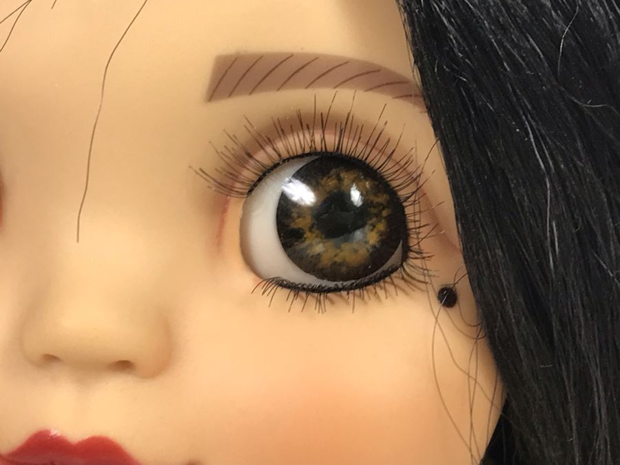 Marie Osmond Disney Tiki Room Adora Belle Pin Trader Doll Disney Parks Disneyland Hostess 14' With Acrylic Display Case [Photo 7]