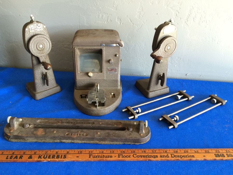 Vintage Bell and Howell Filmo 16mm Viewer, Camera, and dual Rewinders [Photo 11]