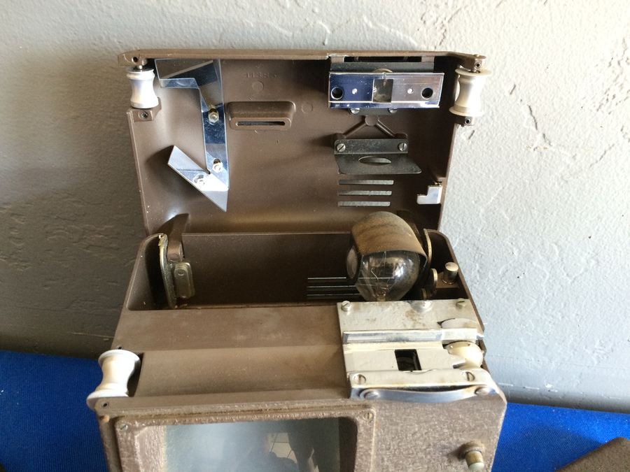 Vintage Bell and Howell Filmo 16mm Viewer, Camera, and dual Rewinders [Photo 12]