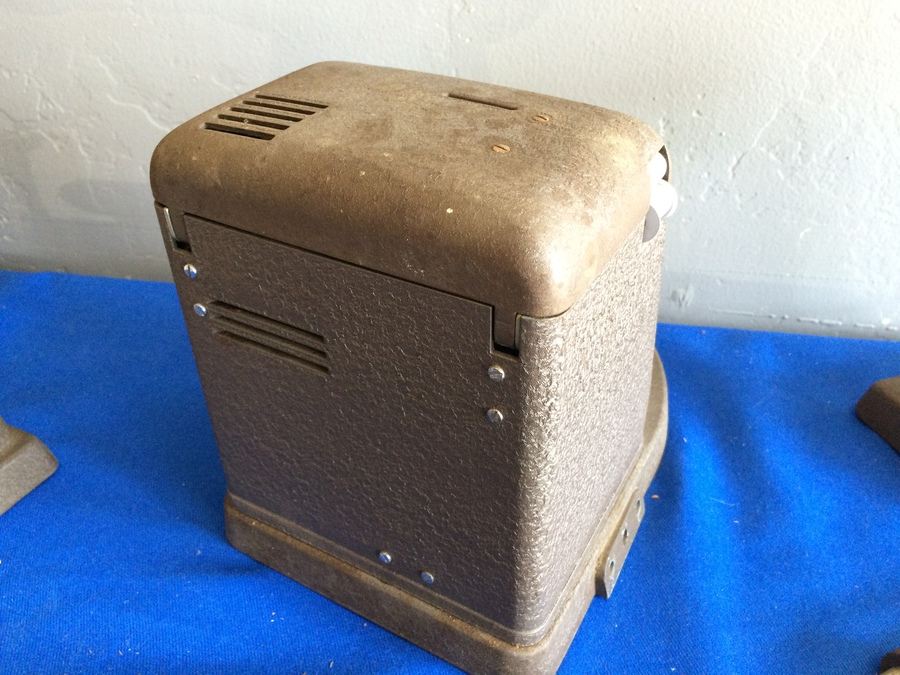 Vintage Bell and Howell Filmo 16mm Viewer, Camera, and dual Rewinders [Photo 14]