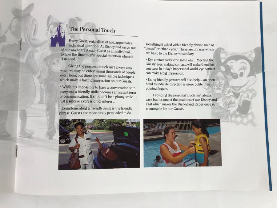 Disneyland Ephemera New Employee Courtesy Standards Welcome Book [Photo 10]