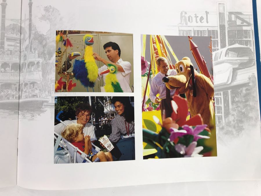 Disneyland Ephemera New Employee Courtesy Standards Welcome Book [Photo 14]