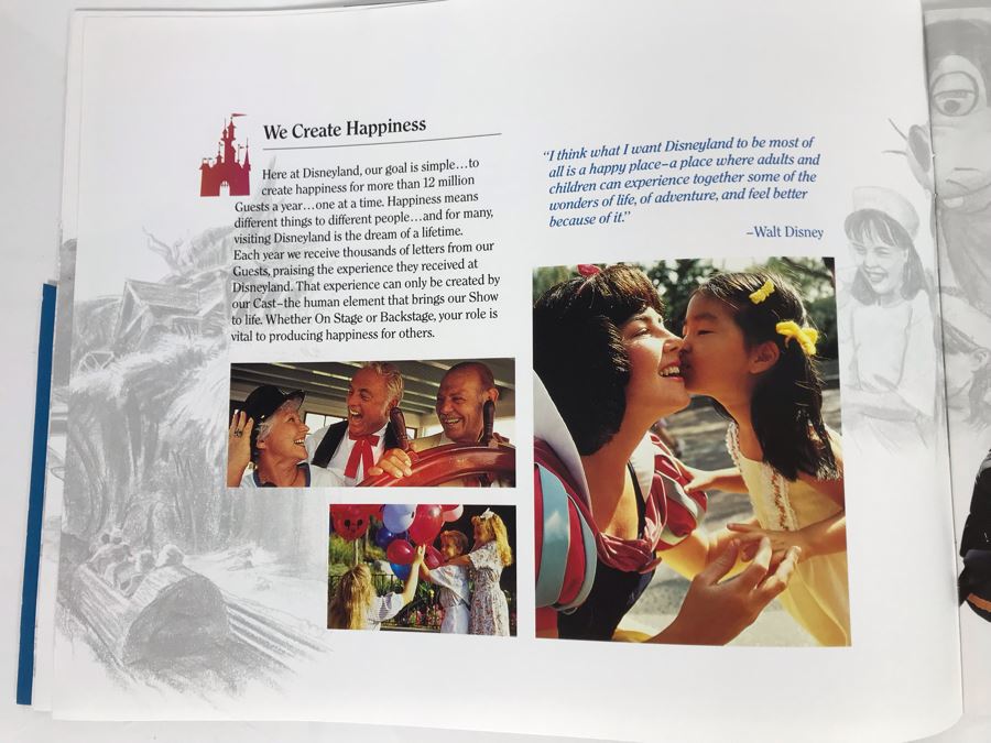 Disneyland Ephemera New Employee Courtesy Standards Welcome Book [Photo 5]