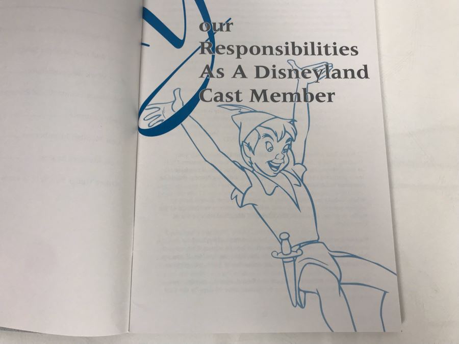 Disneyland Ephemera Disneyland Cast Member Employee Handbook, Standards, Responsibilities Manual [Photo 4]