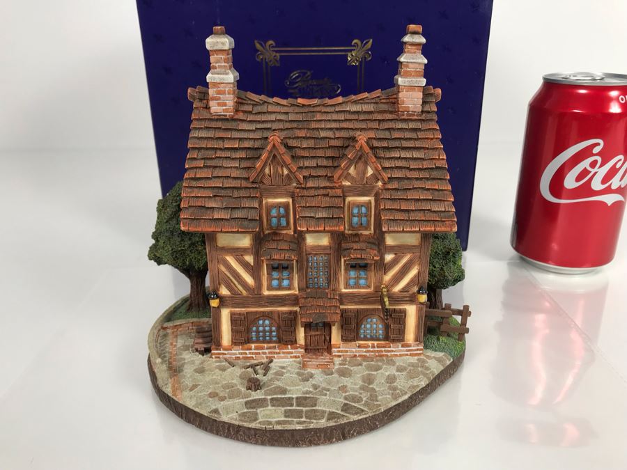Le Pub French Village From Disney's Beauty And The Beast Village Figurine With Box (Residual Museum Wax On Bottom) [Photo 2]