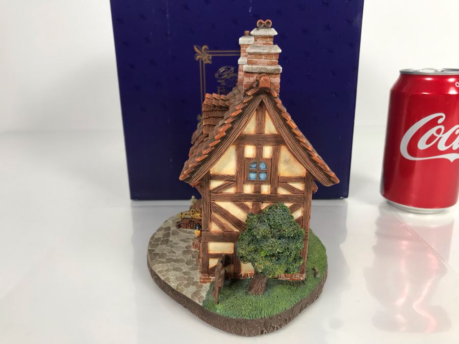 Le Pub French Village From Disney's Beauty And The Beast Village Figurine With Box (Residual Museum Wax On Bottom) [Photo 3]