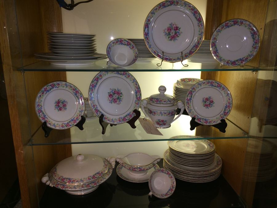 LIMOGES France Robert Haviland China Set 69-Piece Set [Photo 4]