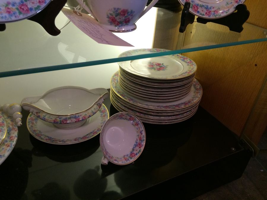 LIMOGES France Robert Haviland China Set 69-Piece Set [Photo 10]