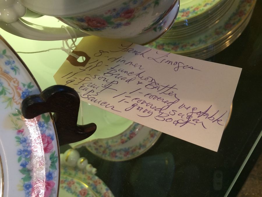 LIMOGES France Robert Haviland China Set 69-Piece Set [Photo 11]