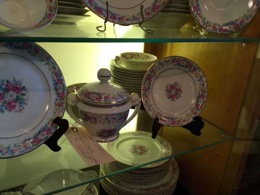 LIMOGES France Robert Haviland China Set 69-Piece Set [Photo 8]