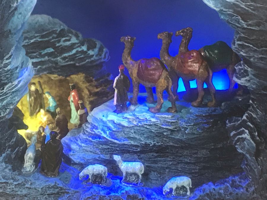 Robert Olszewski Gallery Of Light 'A Guiding Light' Nativity Scene With Box And Certificate Of Authenticity [Photo 5]