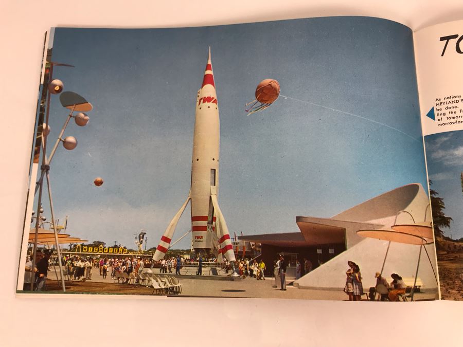 Vintage 1955 Disneyland Picture Souvenir Book In Natural Color Walt Diseny Productions [Photo 24]