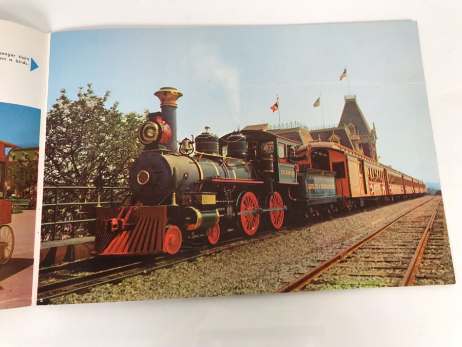 Vintage 1955 Disneyland Picture Souvenir Book In Natural Color Walt Diseny Productions [Photo 9]