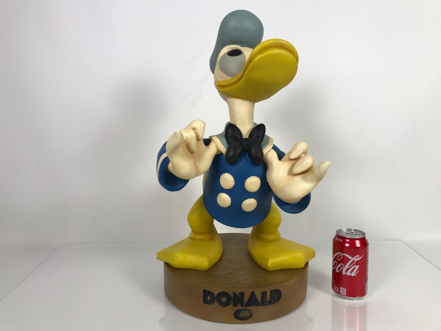 Large Donald Duck Figurine From The Disney Store Limited To The Year Of Production 1999 With Stand And Original Box (Donald Big Fig) First Series To Test Marketability With Box 22'H [Photo 3]