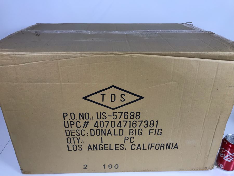 Large Donald Duck Figurine From The Disney Store Limited To The Year Of Production 1999 With Stand And Original Box (Donald Big Fig) First Series To Test Marketability With Box 22'H [Photo 17]