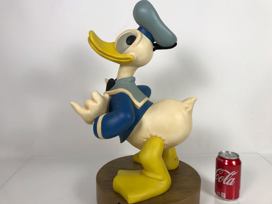 Large Donald Duck Figurine From The Disney Store Limited To The Year Of Production 1999 With Stand And Original Box (Donald Big Fig) First Series To Test Marketability With Box 22'H [Photo 11]