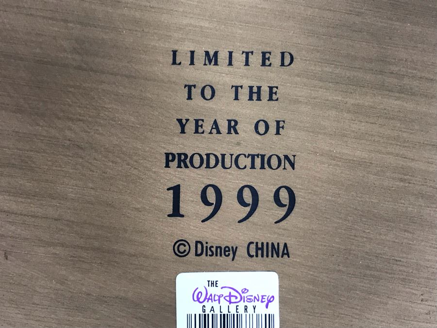 Large Donald Duck Figurine From The Disney Store Limited To The Year Of Production 1999 With Stand And Original Box (Donald Big Fig) First Series To Test Marketability With Box 22'H [Photo 15]