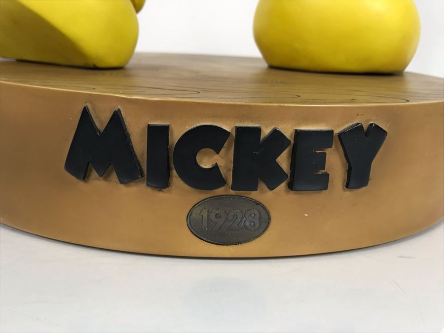 Large Mickey Mouse Figurine From The Disney Store Limited To The Year Of Production 1999 With Stand And Original Box (Mickey Big Fig) First Series To Test Marketability With Box 22'H [Photo 4]