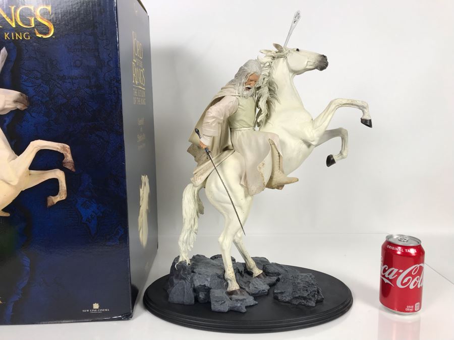 Limited Edition The Lord Of The Rings The Return Of The King Gandalf On Shadowfax Sculpture Brigitte Wuest Sculptor Sideshow Weta Collectibles With Box 20H [Photo 4]