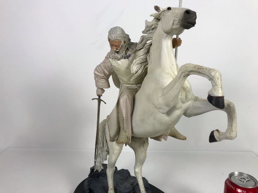 Limited Edition The Lord Of The Rings The Return Of The King Gandalf On Shadowfax Sculpture Brigitte Wuest Sculptor Sideshow Weta Collectibles With Box 20H [Photo 14]